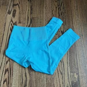 Turquoise sports athletic Lululemon high-waisted leggings 7/8